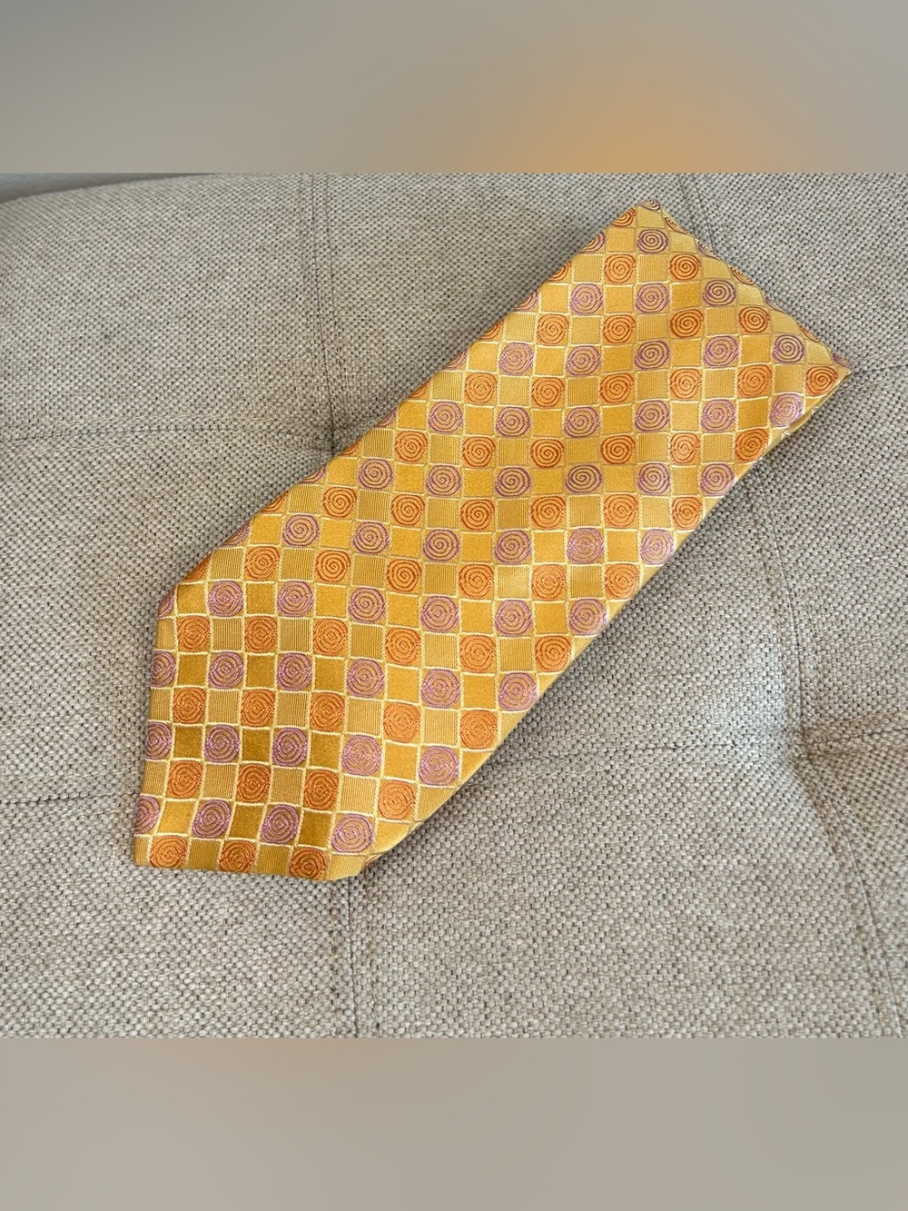Ted Baker London Men’s Necktie Tie Silk 59”X3.75” Swirly Yellow Orange USA